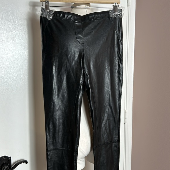 Aritzia Wilfred Black Faux Leather Leggings size M - Picture 2 of 10